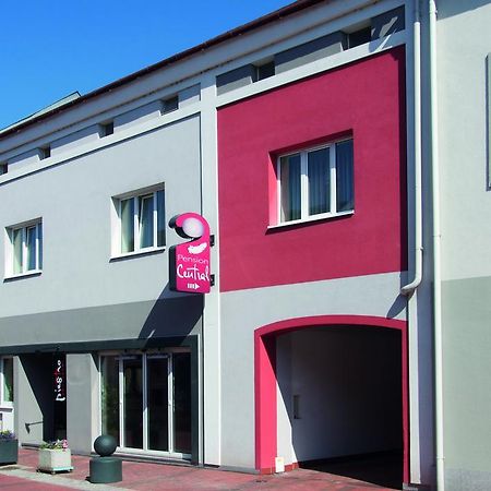 Pension Central Markt Piesting Buitenkant foto
